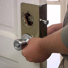 ремонт замков входной двери